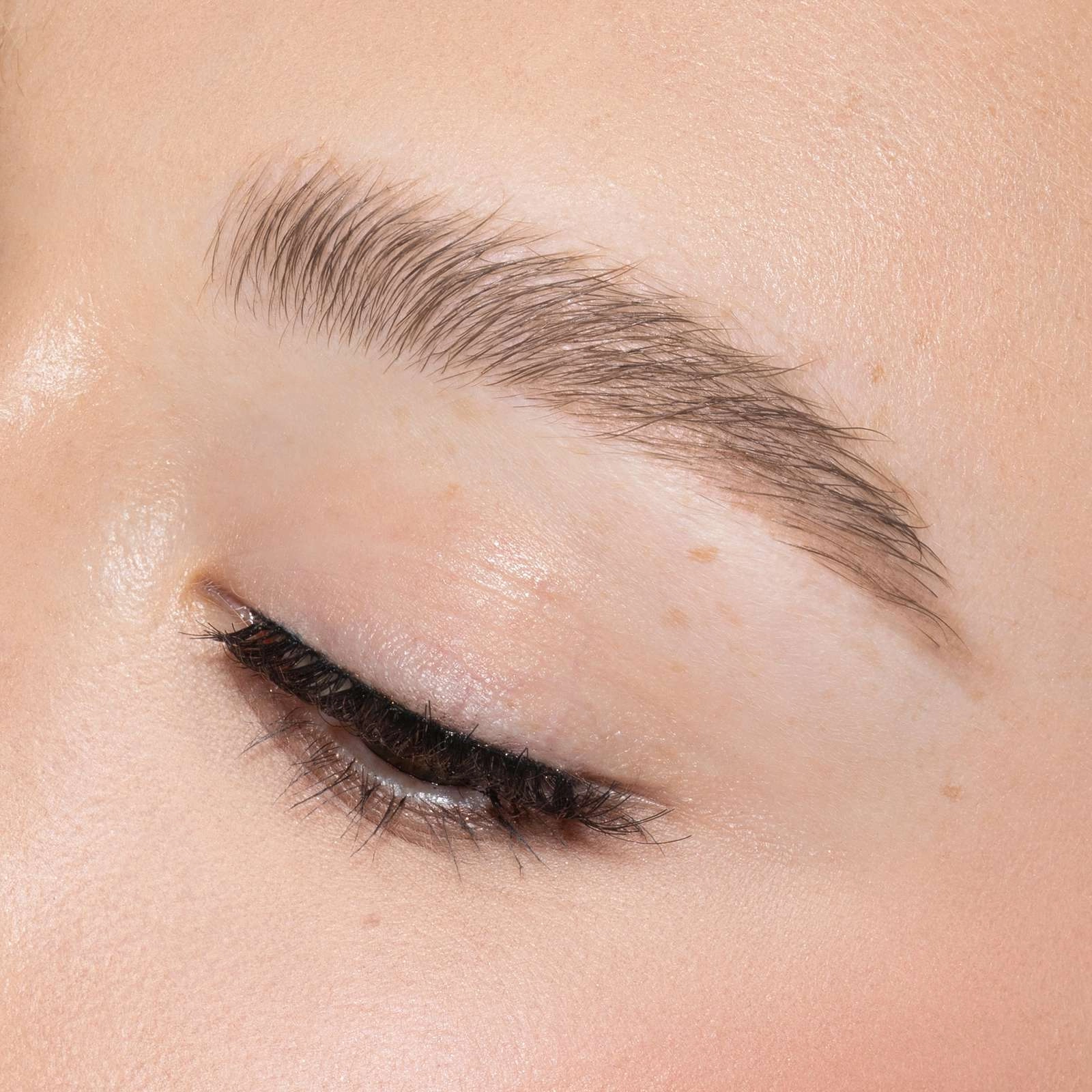 Brow Pencil</strong></td>
<td>Fill in brows using short, upward strokes that mimic your natural hair growth. Blend with the built-in spoolie for a seamless look.</td>
</tr>
<tr>
<td><strong> - Image 7