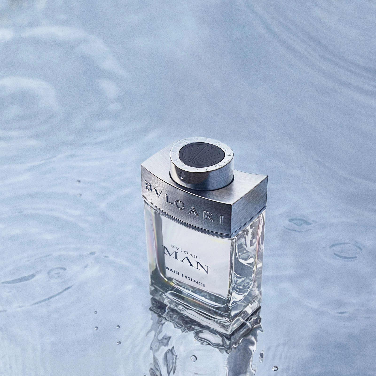 Bvlgari Man Rain Essence Eau de Parfum 100ml - Fresh Aquatic Fragrance with Bergamot & White Lotus - Image 3