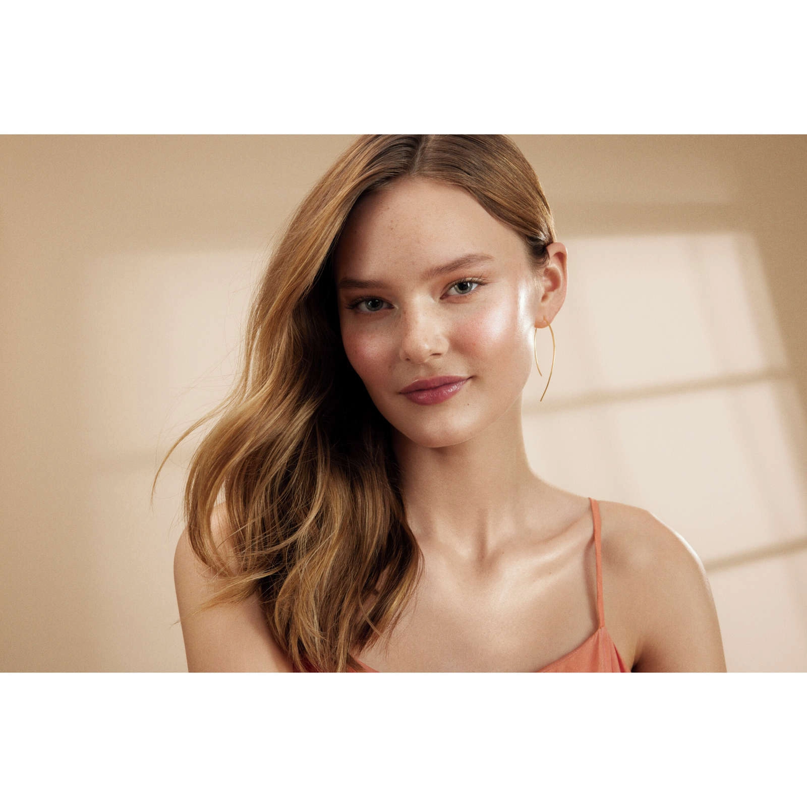 Stila Heaven's Hue Hydro-Luminator Light Catcher - Radiant Skin Booster for All Skin Tones - Image 6